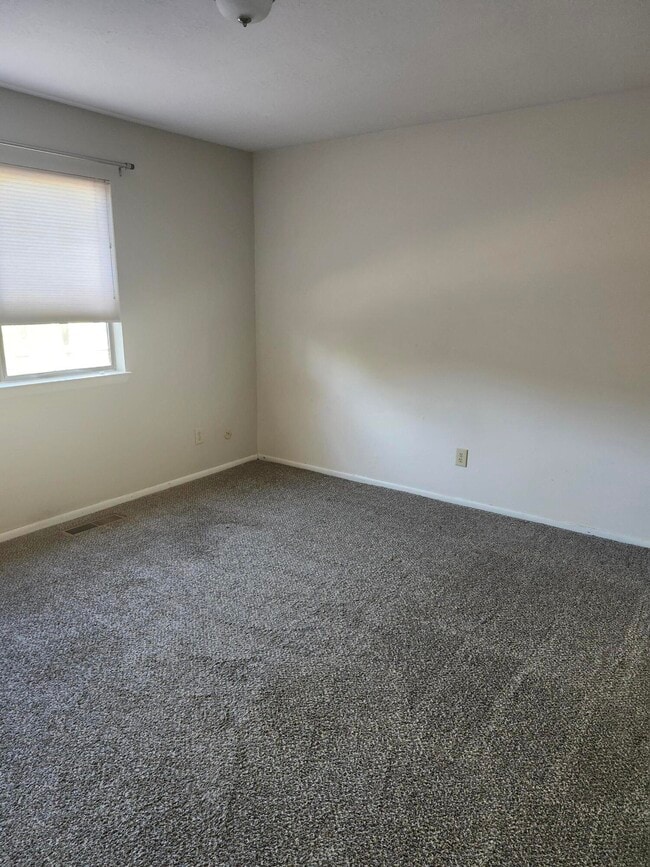 Photo - 8805 Yankee Dr NE