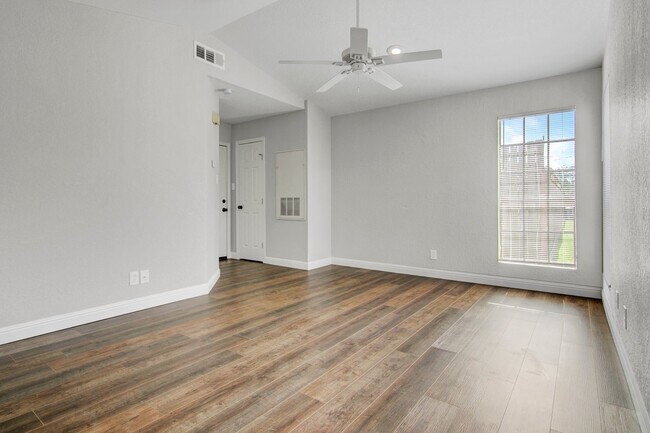 Photo - Willow Chase Apartments