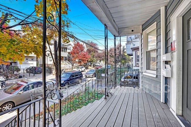 Photo - 142-144 Seymour Ave Unit 2R