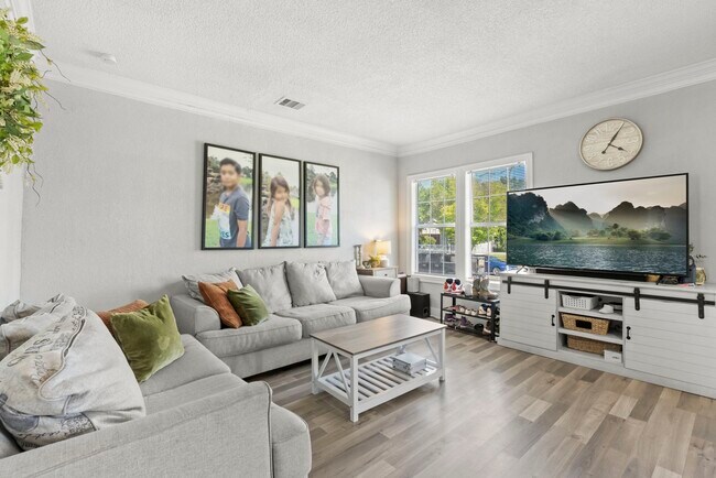 Photo - 2109 New Jersey St