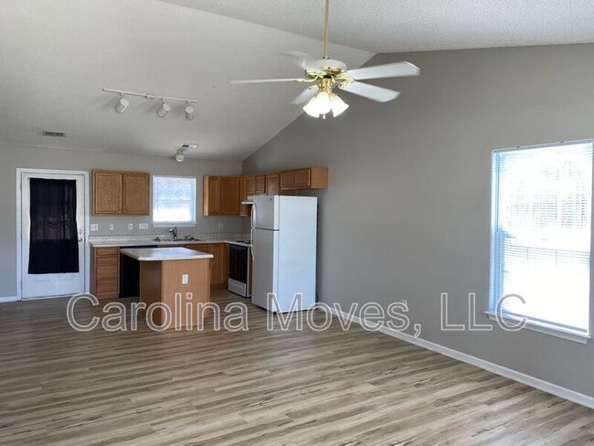 Photo - 1805 Country Apple Ct