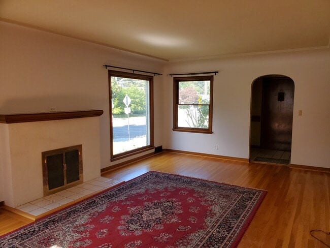 Photo - 403 W 25th Ave