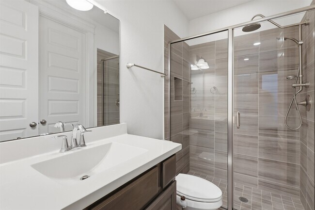 Photo - 821 Algona Ave