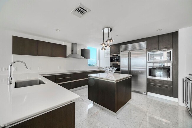 Photo - 4 br, 4.5 bath Condo - 17001 Collins Ave A... Unit Apt 3001