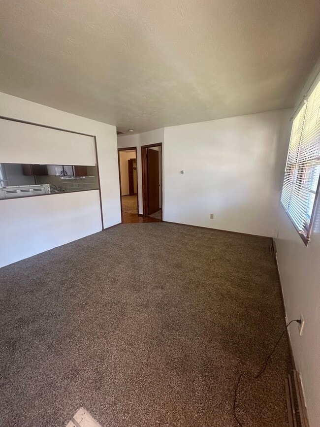 Photo - 2 BEDROOM 4- PLEX, NEWER FLOORING, FRESH PAINT, CLEAN AND QUIET.