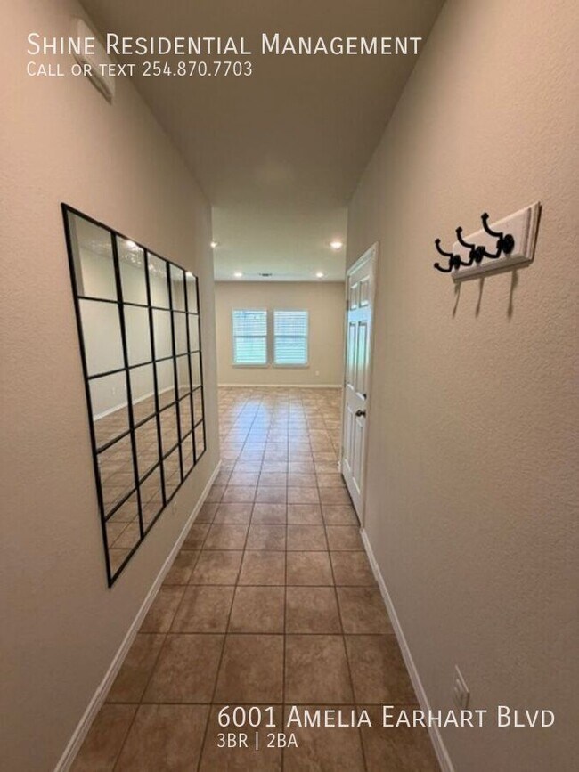 Photo - 6001 Amelia Earhart Blvd