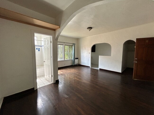 Photo - 1102 S Mariposa Ave Unidad 108