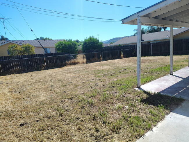 Photo - 950 S Thompson St