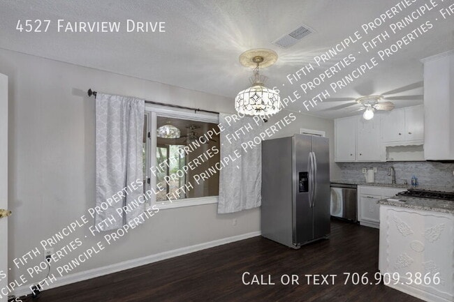 Photo - 4527 Fairview Dr