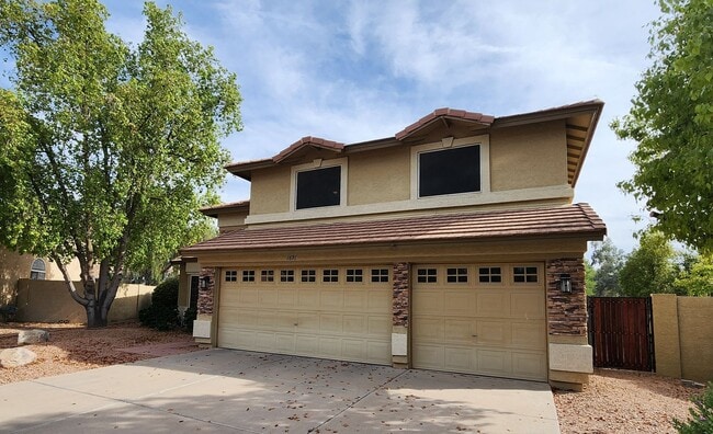 Photo - 3 Bedroom + Office Home in the Vineyards Community Near W Germann Rd and S Dobson Rd!