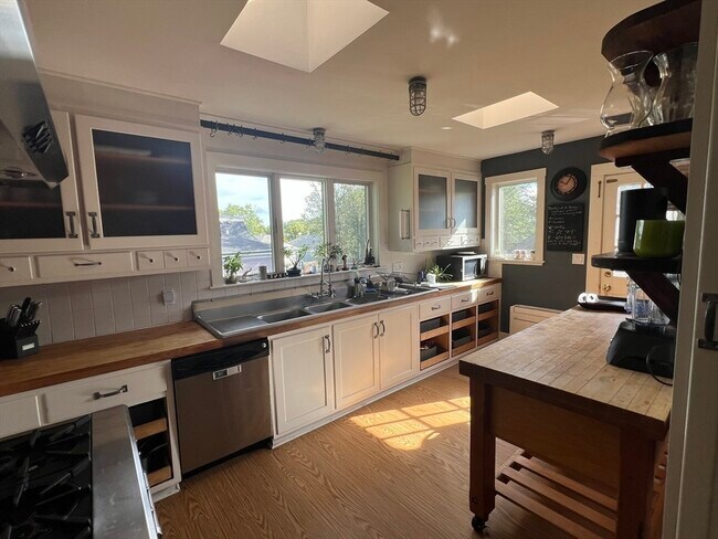 Building Photo - 15 Orchard St Unit 15