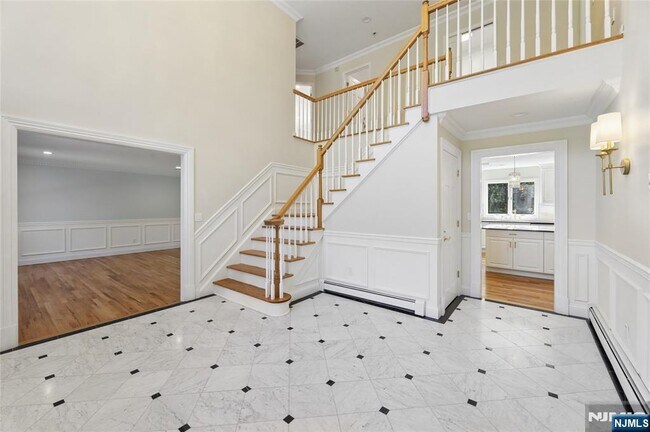Photo - 2 W Saddle River Rd