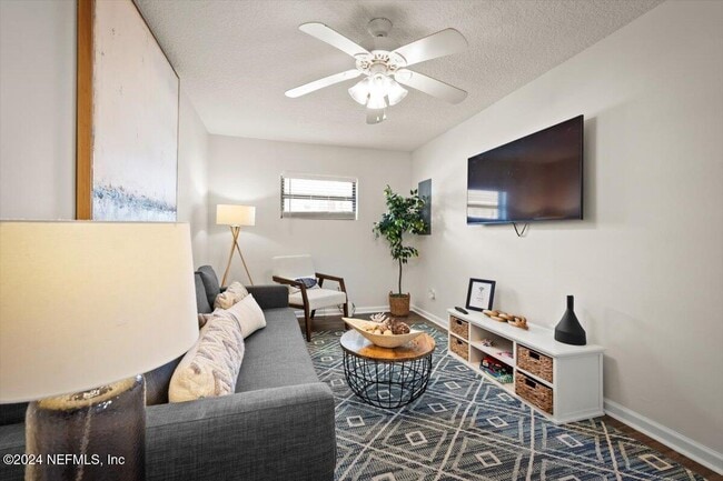 1205 2nd St S