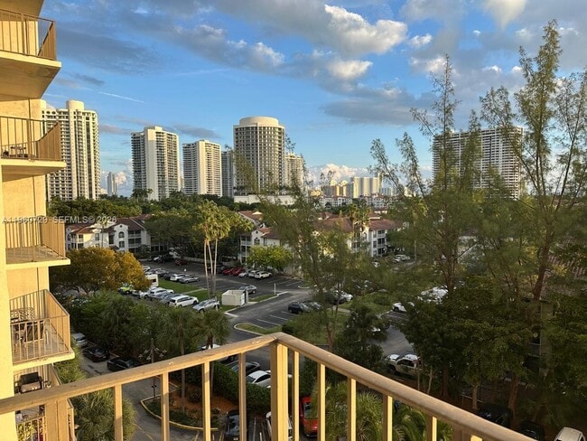 Photo - 18151 NE 31st Ct Unit 707