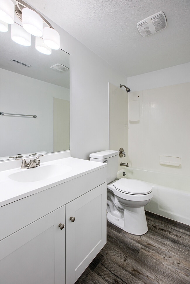 Photo - Meadowlark Apts