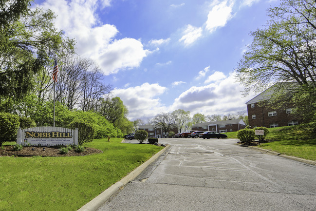 Community Entrance - Nobb Hill Apartments