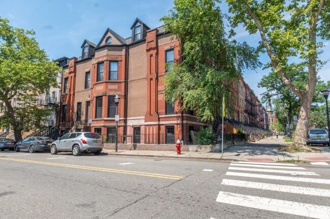 Photo - 1 Madison Ave Unit 1