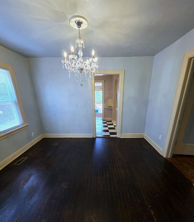 3 Bed, 1 Bath Home in NW OKC Close to Plaza District
