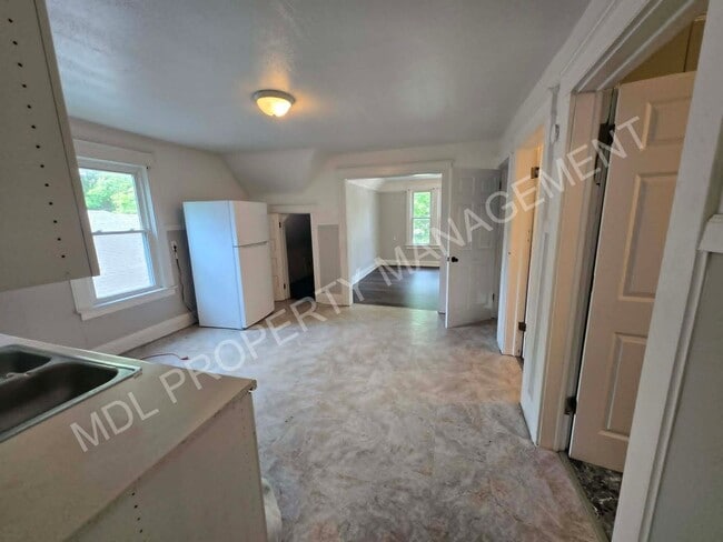 Photo - 2120 Stark St Unit 2