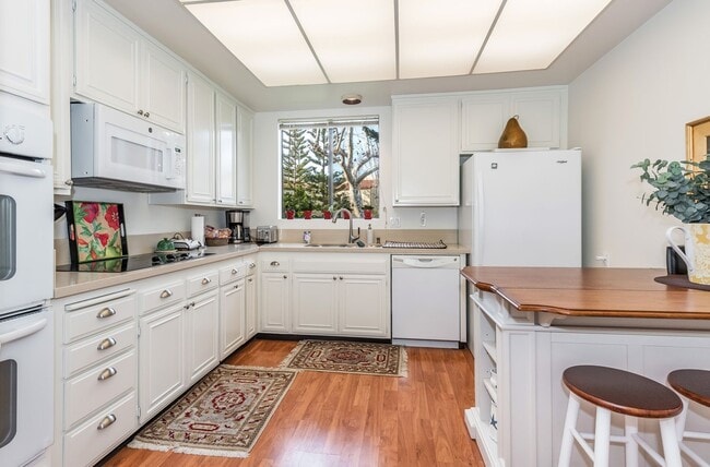 Photo - 46 Seaview Dr