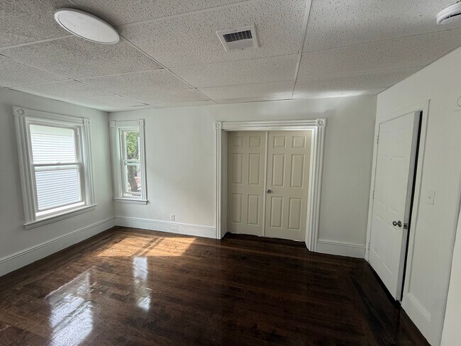 Photo - 25 Wyman St Apartments