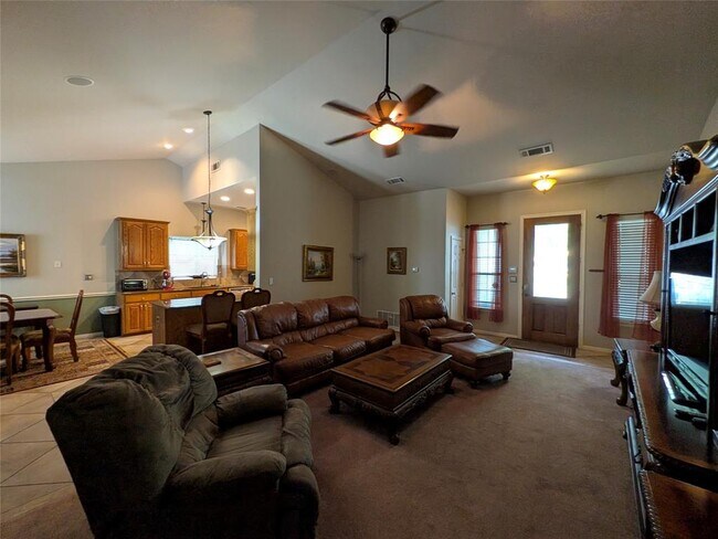 Photo - 605 Pomegranate Pass