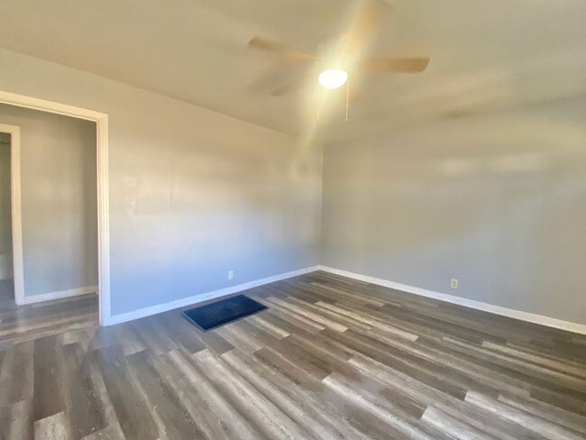 Photo - 2 bed 1 bath 1 car garage available now