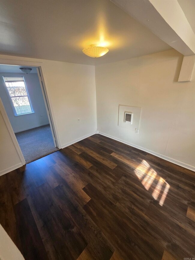 Photo - 916 N Poplar St