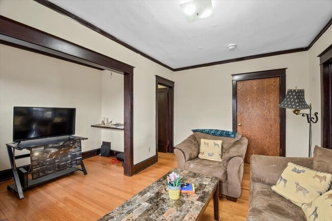 Photo - 603 W Green St Unit 3E