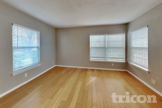 Photo - 706 Olney Dr