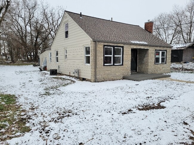 Photo - 2413 W 27th St