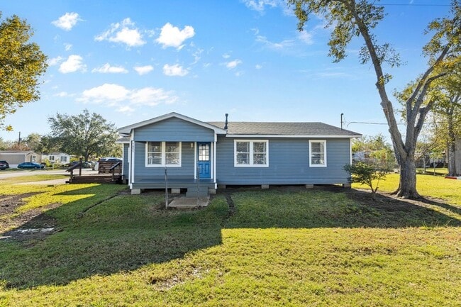 Photo - 1051 Ave A