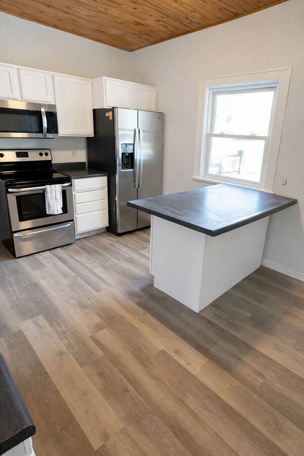 Photo - 717 2nd Ave NE