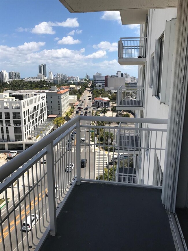 Photo - 1688 West Ave Unidad 1005