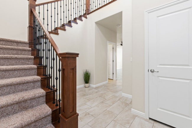 Photo - 140 W Center St