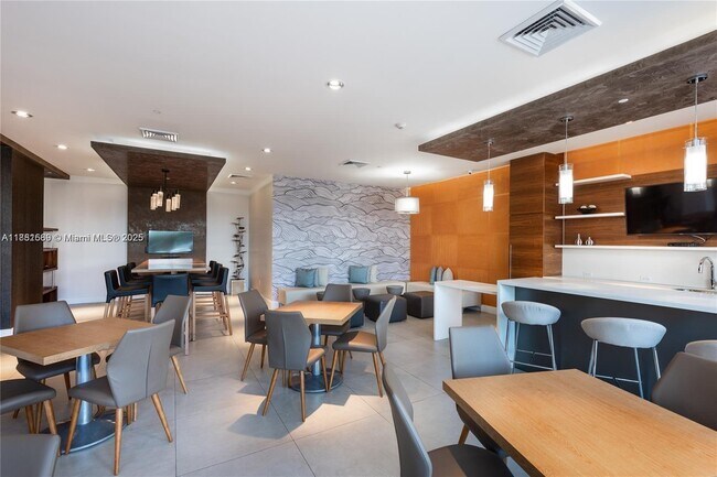 Photo - 600 NE 27th St Unit 2605