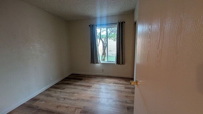 Photo - 22 Granite Way