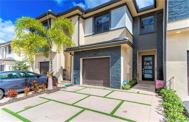 Photo - 15817 NW 91st Ct