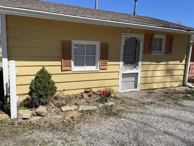 Building Photo - 308 Chestnut St