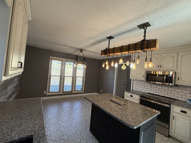 Photo - 5664 Buckhorn Rd