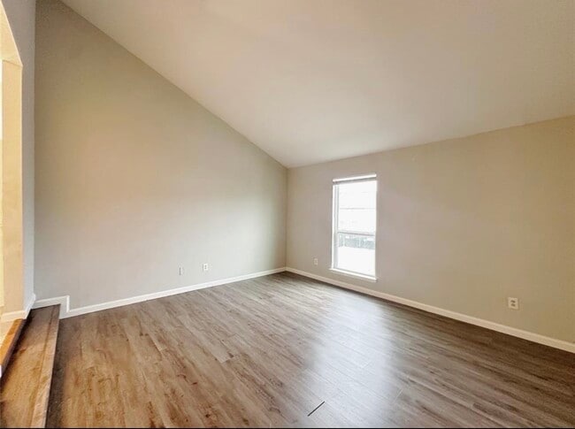 Photo - 8717 Victorian Village Dr Unit 8717