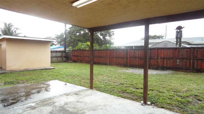 Photo - 700 N 70th Ave