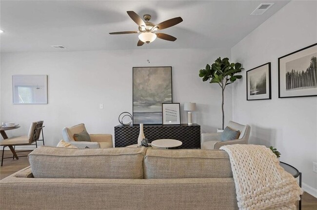 Photo - 10 American Ave