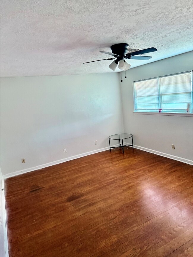 Photo - 1908 Peachwood Dr