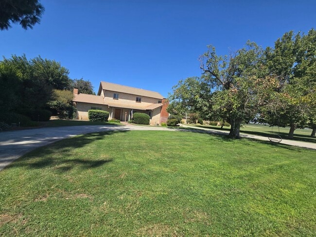 4 Br 3 Ba + Flex w/ Fireplace - 4 Br 3 Ba + Flex w/ Fireplace Casa