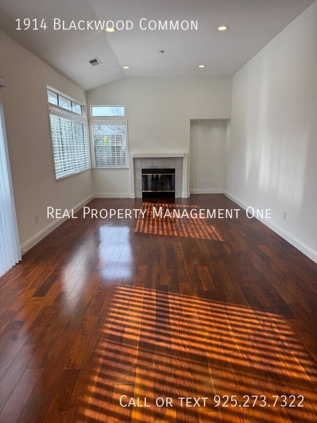 Photo - 1914 Blackwood Common