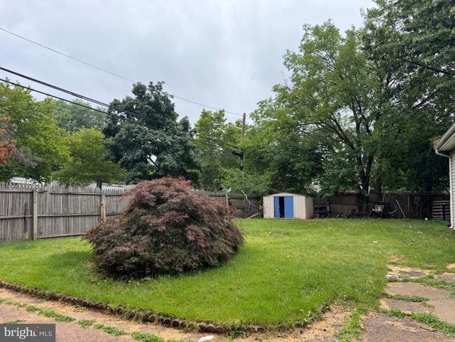Photo - 345 Woodland St
