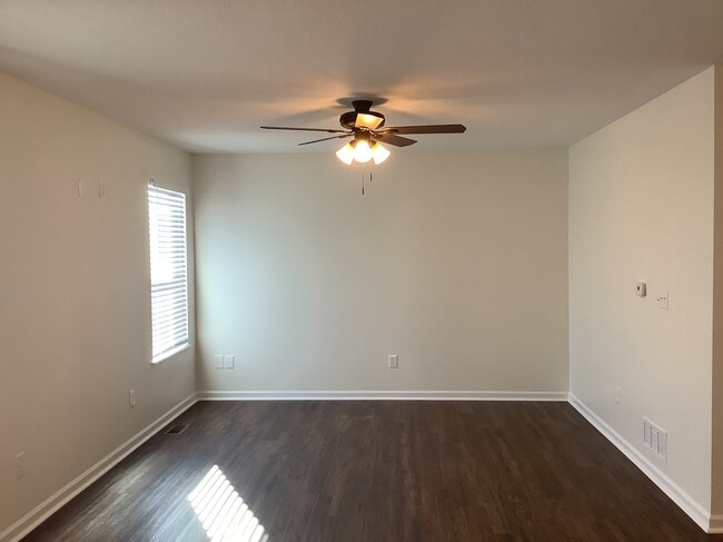 Photo - 109 Sandburg Dr