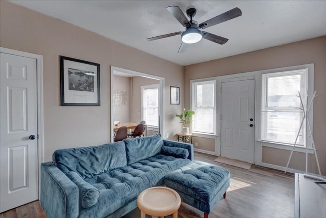 Photo - 1918 W Washington St Unidad 1