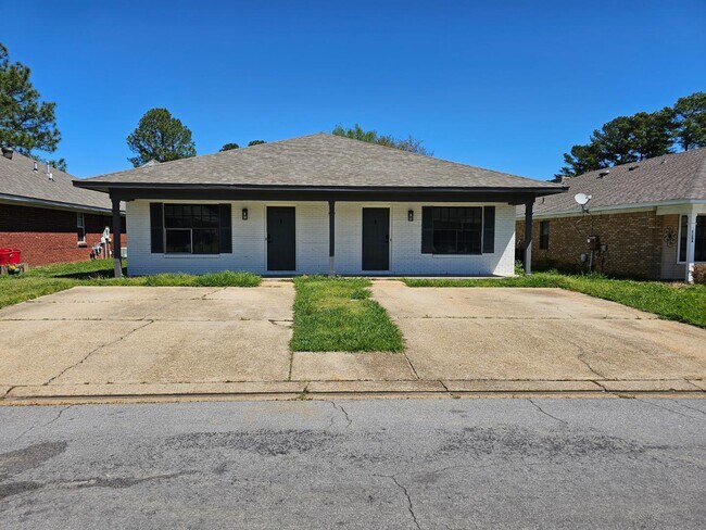 Photo - 106 Brendalwood Ln